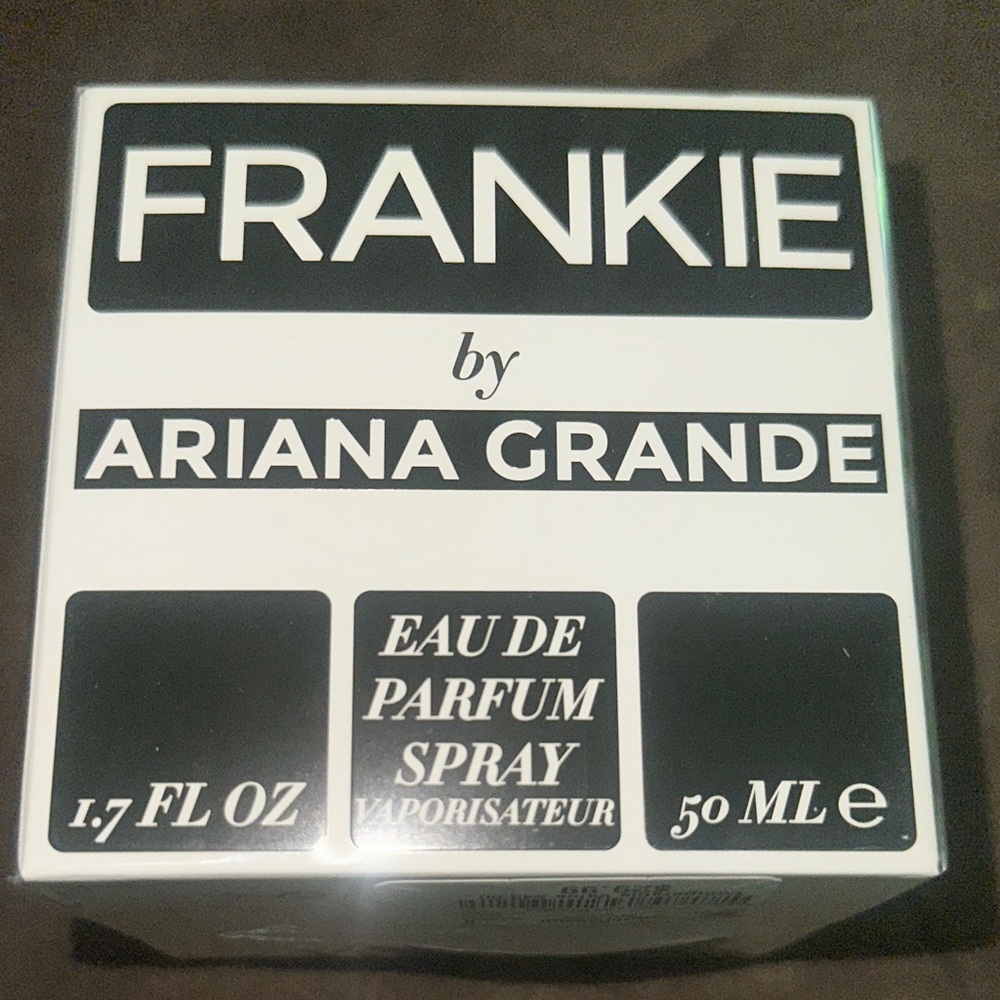 Ariana Grande Frankie Eau de Parfum - Black and White